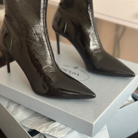 Prada boots - Picture 2 of 7